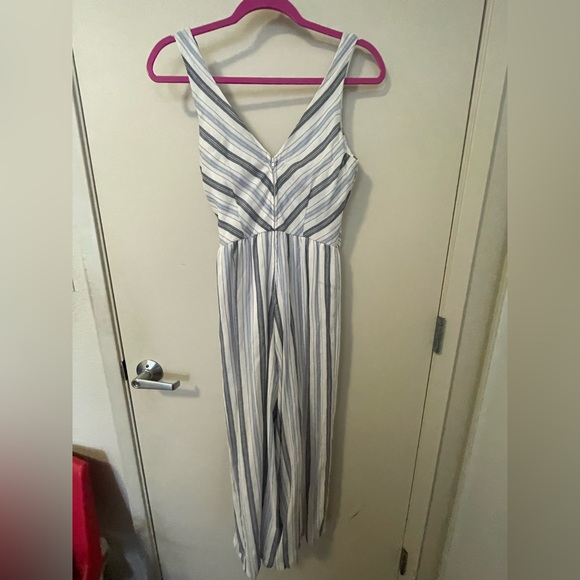 New without tags blue and white strips jumpsuit size small - Picture 2 of 2